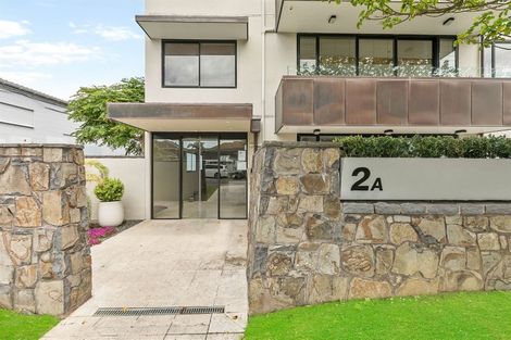 Photo of property in 2a/2 Frieston Road, Milford, Auckland, 0620