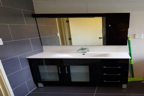 Photo of property in 1/7 Northwick Place, Hillcrest, Auckland, 0627