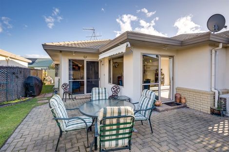 Photo of property in 75 Kensington Drive, Taradale, Napier, 4112