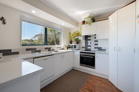 Photo of property in 32 Snowden Street, Ohauiti, Tauranga, 3112