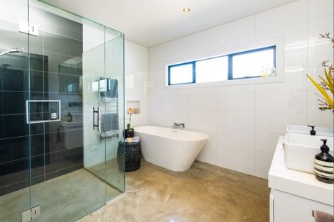 Photo of property in 18c Cambridge Terrace, Taradale, Napier, 4112