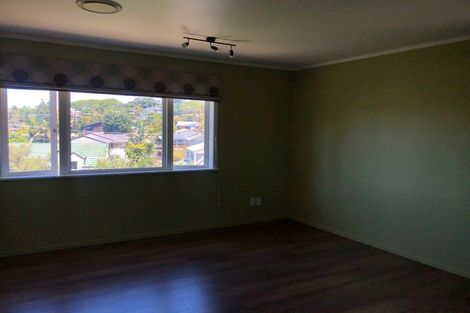 Photo of property in 1b Montana Avenue, Murrays Bay, Auckland, 0630