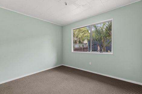 Photo of property in 8 Kilcar Place, Massey, Auckland, 0614