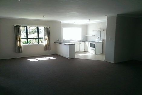 Photo of property in 18a Riserra Drive, Ranui, Auckland, 0612