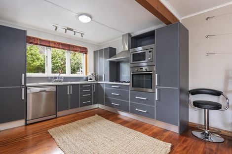 Photo of property in 5 Featherston Street, Takaro, Palmerston North, 4412