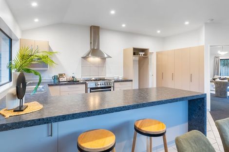 Photo of property in 26 Cottonwood Close, Paraparaumu Beach, Paraparaumu, 5032