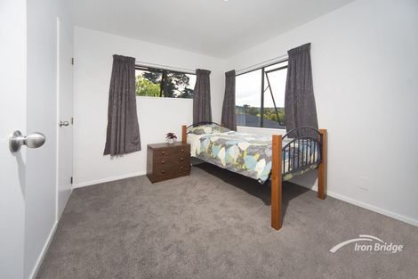 Photo of property in 2/8 Fuchsia Place, Birkdale, Auckland, 0626
