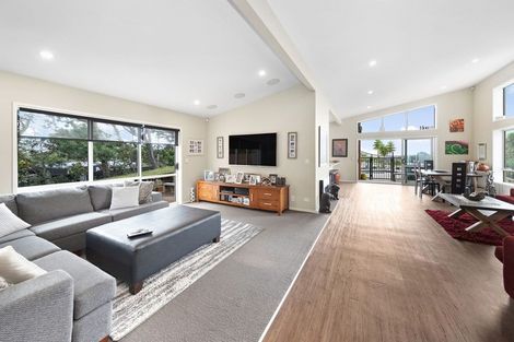 Photo of property in 174 Forest Hill Road, Henderson, Auckland, 0612