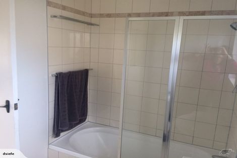 Photo of property in 18 Rice Crescent, Newlands, Wellington, 6037