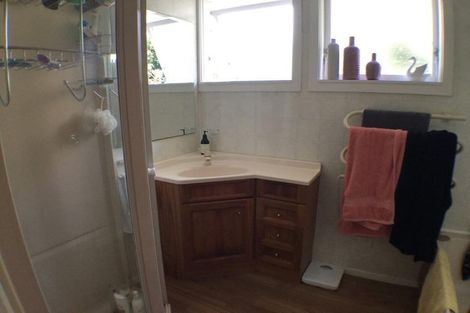 Photo of property in 19 Fairway Avenue, Red Beach, 0932