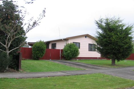 Photo of property in 5 Gladys Place, Kelvin Grove, Palmerston North, 4414