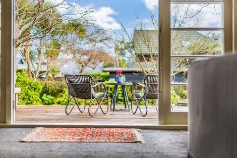 Photo of property in 33 Cheviot Road, Lowry Bay, Lower Hutt, 5013