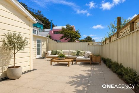 Photo of property in 5 Aorangi Terrace, Thorndon, Wellington, 6011