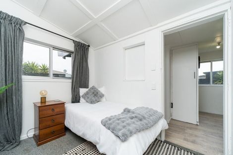 Photo of property in 9 Hinau Place, Cloverlea, Palmerston North, 4412