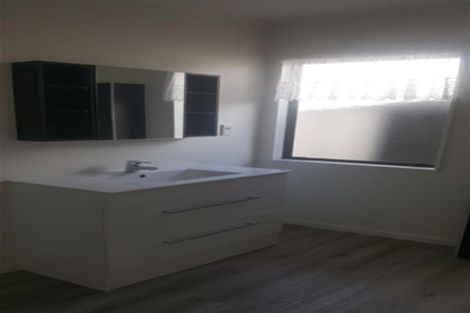 Photo of property in 2/23 Septimus Place, Henderson, Auckland, 0612