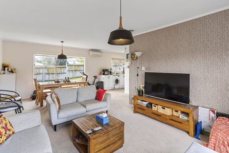 Photo of property in 1/6 Ellice Road, Totara Vale, Auckland, 0629