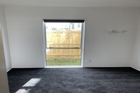 Photo of property in 52 Cascades Road, Pakuranga Heights, Auckland, 2010