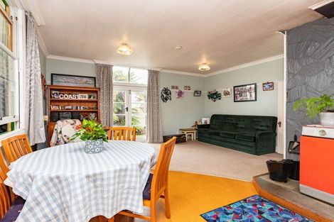 Photo of property in 104 Hall Street, Hokitika, 7810