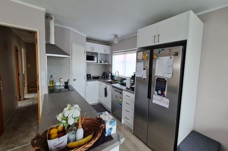 Photo of property in 2 Anzac Road, Gate Pa, Tauranga, 3112