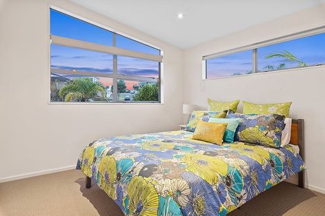 Photo of property in 108 Kittiwake Drive, Schnapper Rock, Auckland, 0632