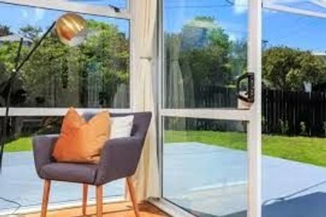 Photo of property in 18 Webb Place, Forrest Hill, Auckland, 0620