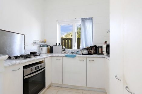 Photo of property in 1 Gamble Way, Massey, 0614