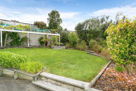 Photo of property in 19 Molyneux Close, Whitby, Porirua, 5024