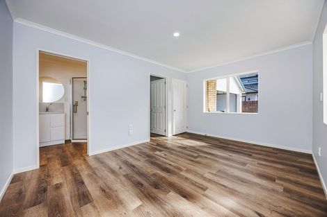 Photo of property in 2/21 Elizabeth Avenue, Papatoetoe, Auckland, 2025