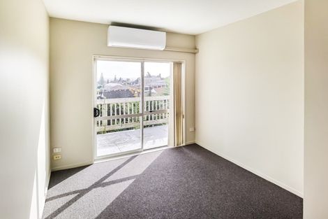 Photo of property in 17/242 Great North Road, Henderson, Auckland, 0612