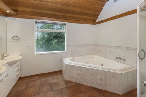 Photo of property in 18 Lombard Place, Avonhead, Christchurch, 8042