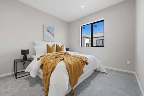 Photo of property in 716a Massey Road, Mangere, Auckland, 2022