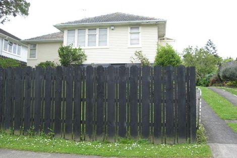 Photo of property in 22 Plumley Crescent, Mangere, Auckland, 2022