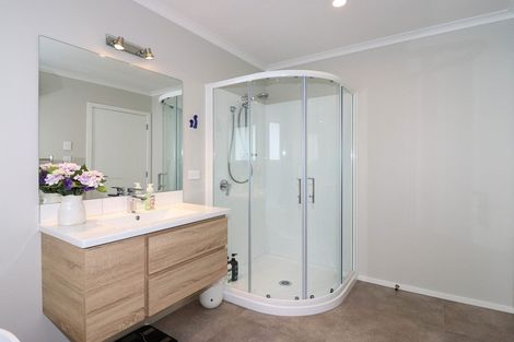 Photo of property in 60 Feist Street, Carterton, 5713