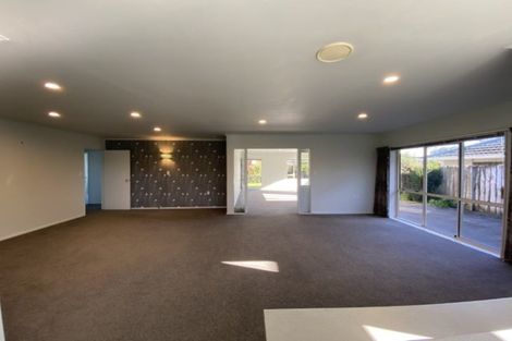 Photo of property in 165 Heta Road, Highlands Park, New Plymouth, 4312