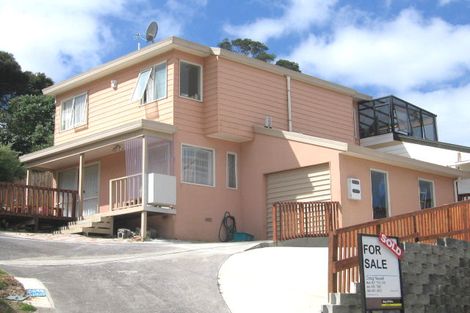 Photo of property in 2/15 Fernlea Rise, Bayview, Auckland, 0629