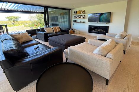 Photo of property in 31 Oakpark Place, West Harbour, Auckland, 0618