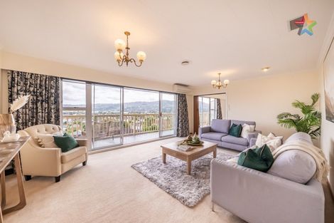 Photo of property in 10 Summit Road, Fairfield, Lower Hutt, 5011