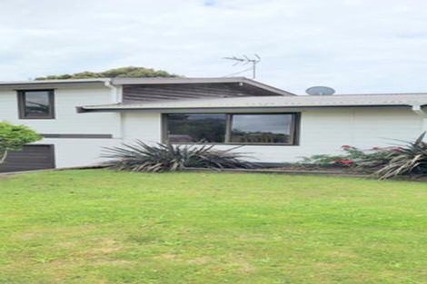 Photo of property in 8 Pararewa Drive, Whalers Gate, New Plymouth, 4310