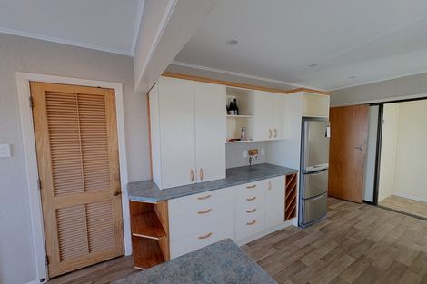 Photo of property in 5 Oakleigh Street, Maungaraki, Lower Hutt, 5010
