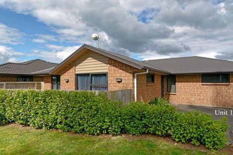 Photo of property in 102u1 Old Farm Road, Hamilton East, Hamilton, 3216