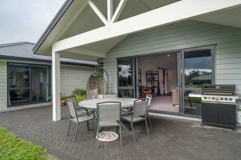 Photo of property in 11 Lochinvar Lane, Acacia Bay, Taupo, 3385