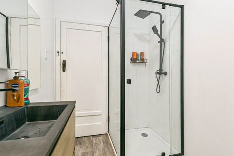 Photo of property in 79 Garden Road, Northland, Wellington, 6012