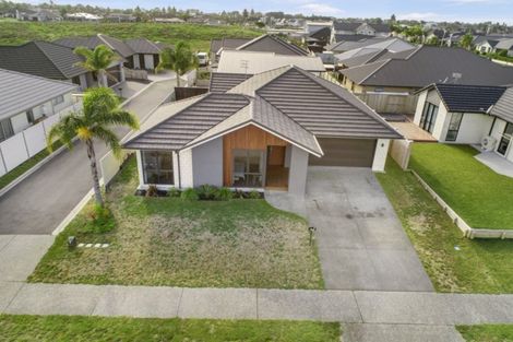 Photo of property in 6 Selliera Place, Papamoa Beach, Papamoa, 3118