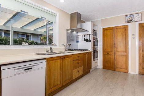 Photo of property in 116 Tilley Road, Paekakariki, 5034