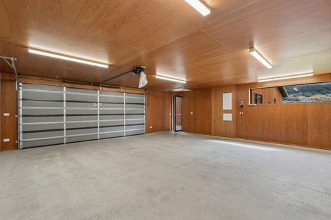 Photo of property in 6 Red Deer Rise, Kelvin Heights, Queenstown, 9300