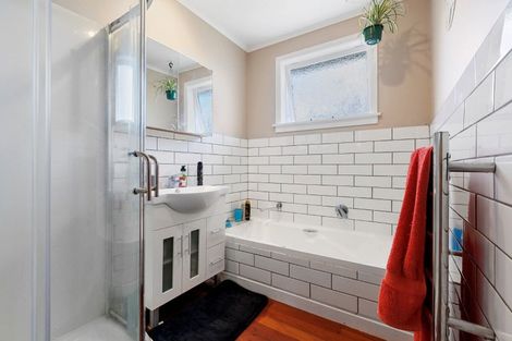 Photo of property in 16 Cumming Street, Okato, 4335