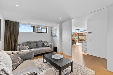 Photo of property in 34 Minaret Ridge, Wanaka, 9305