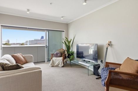 Photo of property in 277 Maunganui Road, Mount Maunganui, 3116