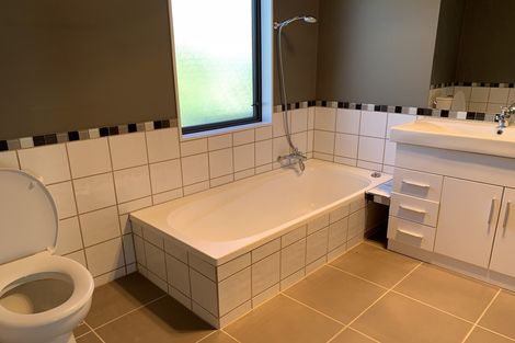 Photo of property in 4/3 Erewhon Place, Birkdale, Auckland, 0626