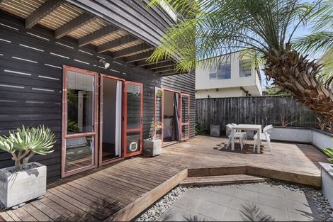 Photo of property in 2a/2 Covil Avenue, Te Atatu South, Auckland, 0610